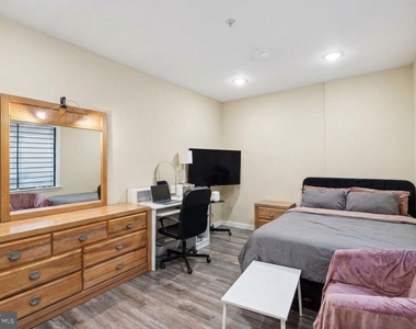 1611 N 17th Street - Photo Thumbnail 16