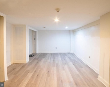 2504 S Broad Street - Photo Thumbnail 10