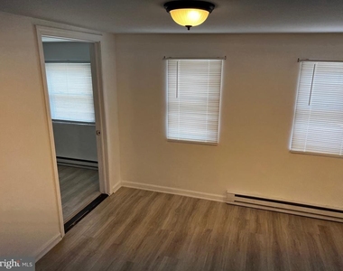 484 Harrison Avenue - Photo Thumbnail 12