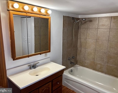 484 Harrison Avenue - Photo Thumbnail 7