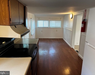 484 Harrison Avenue - Photo Thumbnail 9