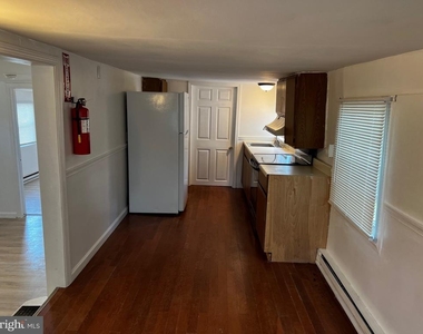 484 Harrison Avenue - Photo Thumbnail 10