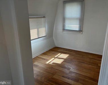 484 Harrison Avenue - Photo Thumbnail 5