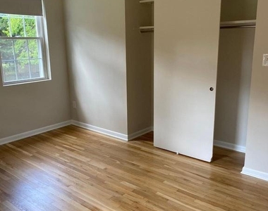 312 E Melrose Avenue - Photo Thumbnail 4