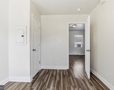 101 Wayne Place Se - Photo Thumbnail 6