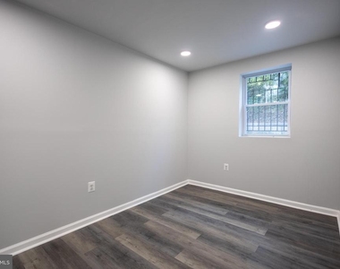 1302 Morris Road Se - Photo Thumbnail 1