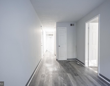 1300 Morris Road Se - Photo Thumbnail 7