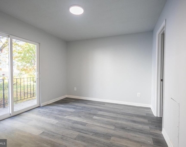 1300 Morris Road Se - Photo Thumbnail 4