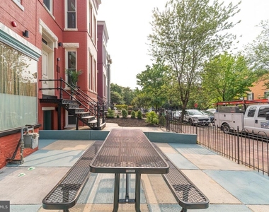 711 G Street Se - Photo Thumbnail 3
