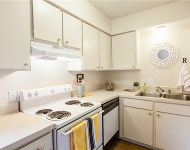 4209 Avenue B Ave - Photo Thumbnail 5