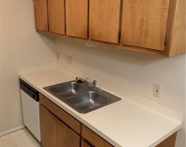 3316 Guadalupe St - Photo Thumbnail 3