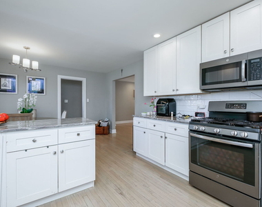 3309 York Road - Photo Thumbnail 3