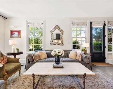 2067 Telfair Circle - Photo Thumbnail 4