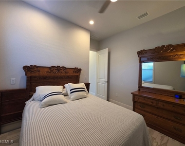 1255 Nw 38th Avenue - Photo Thumbnail 40