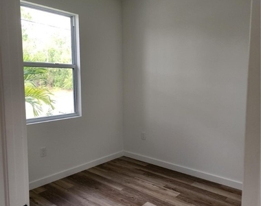 2431 Lola Avenue S - Photo Thumbnail 8