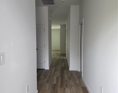 2431 Lola Avenue S - Photo Thumbnail 9