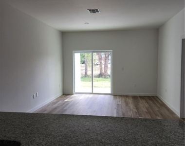 2431 Lola Avenue S - Photo Thumbnail 5