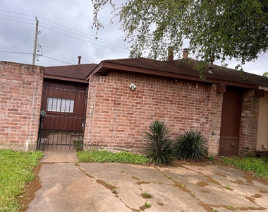 5415 Ridgemont Place - Photo Thumbnail 1
