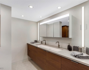 3951 Gulf Shore Boulevard N - Photo Thumbnail 13