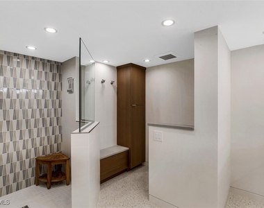 3951 Gulf Shore Boulevard N - Photo Thumbnail 14