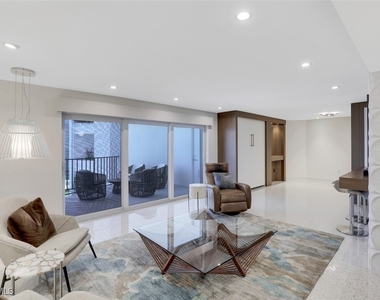 3951 Gulf Shore Boulevard N - Photo Thumbnail 5