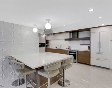 3951 Gulf Shore Boulevard N - Photo Thumbnail 10