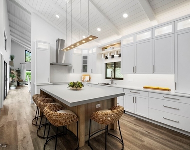 504 Tierra Mar Lane E - Photo Thumbnail 5
