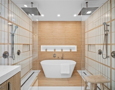 504 Tierra Mar Lane E - Photo Thumbnail 18