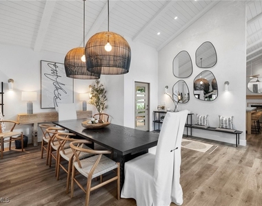 504 Tierra Mar Lane E - Photo Thumbnail 3