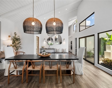 504 Tierra Mar Lane E - Photo Thumbnail 2
