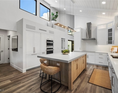 504 Tierra Mar Lane E - Photo Thumbnail 6