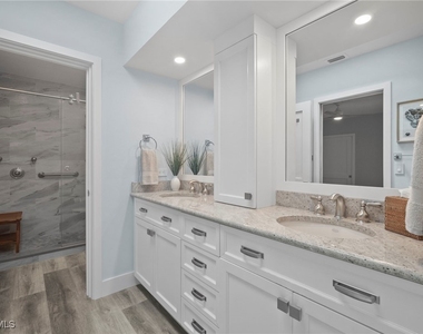 504 Tierra Mar Lane E - Photo Thumbnail 21
