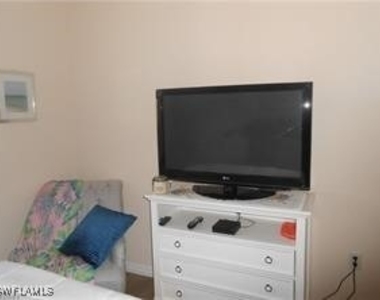 9621 Spanish Moss Way - Photo Thumbnail 3