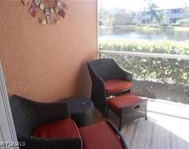 9621 Spanish Moss Way - Photo Thumbnail 5