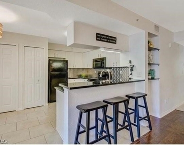480 Bermuda Cove Way - Photo Thumbnail 7