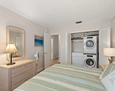 1065 Gulf Shore Boulevard N - Photo Thumbnail 23
