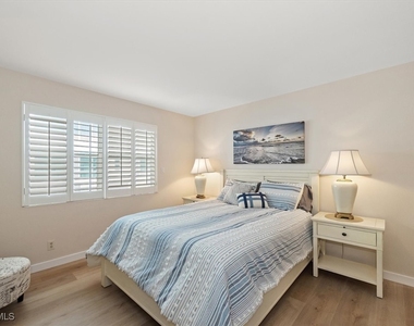 1065 Gulf Shore Boulevard N - Photo Thumbnail 4