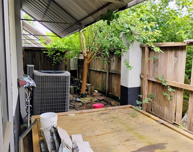 9788 Clarewood Drive - Photo Thumbnail 14