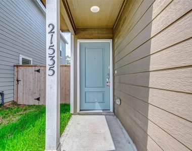 21535 Carosella Drive - Photo Thumbnail 3