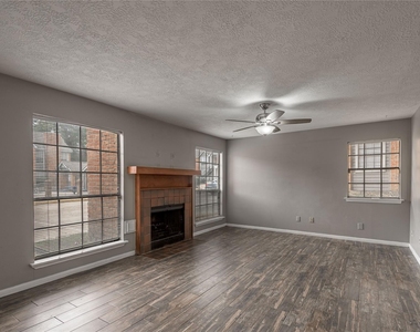 2402 Sycamore Avenue - Photo Thumbnail 3