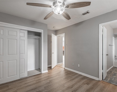 2402 Sycamore Avenue - Photo Thumbnail 17