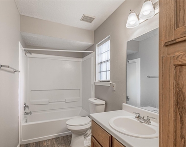 2402 Sycamore Avenue - Photo Thumbnail 18