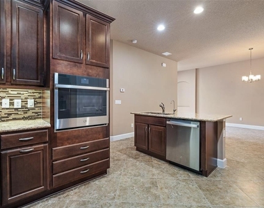 829 Pinewood Drive - Photo Thumbnail 17