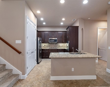829 Pinewood Drive - Photo Thumbnail 13