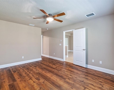 829 Pinewood Drive - Photo Thumbnail 36