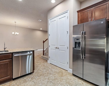 829 Pinewood Drive - Photo Thumbnail 16