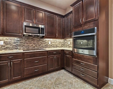 829 Pinewood Drive - Photo Thumbnail 14