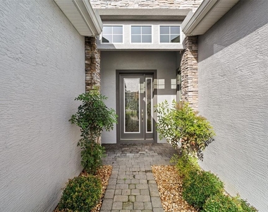829 Pinewood Drive - Photo Thumbnail 2
