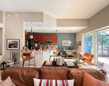 10703 Banfield Drive - Photo Thumbnail 11