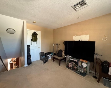 10703 Banfield Drive - Photo Thumbnail 15